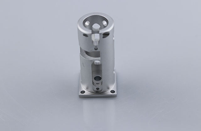  13年軍工數控加工制作經驗，五金軍工數控加工制作精度可達0.01mm 